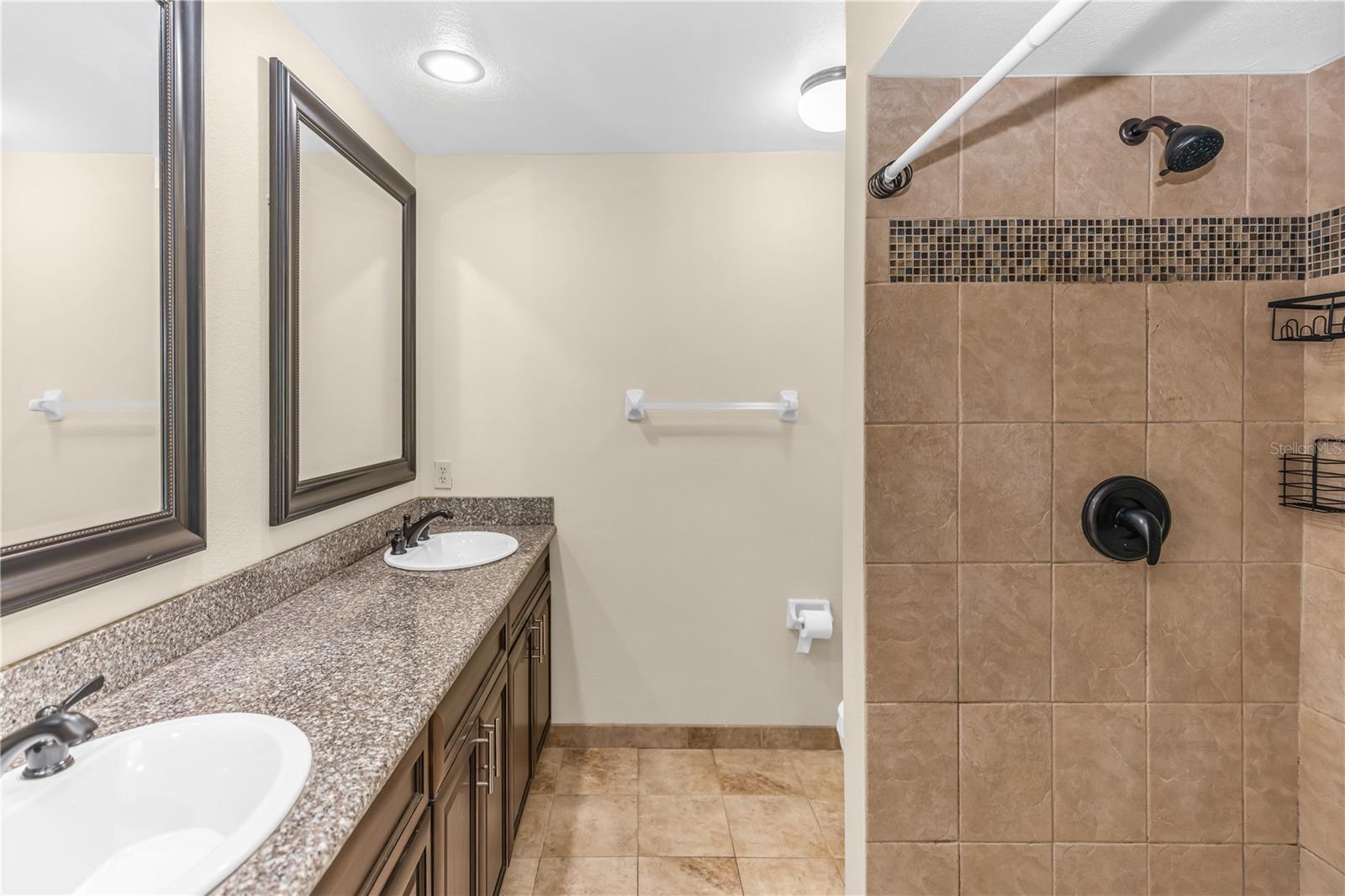 GREENSPOINTE - Residential Lease