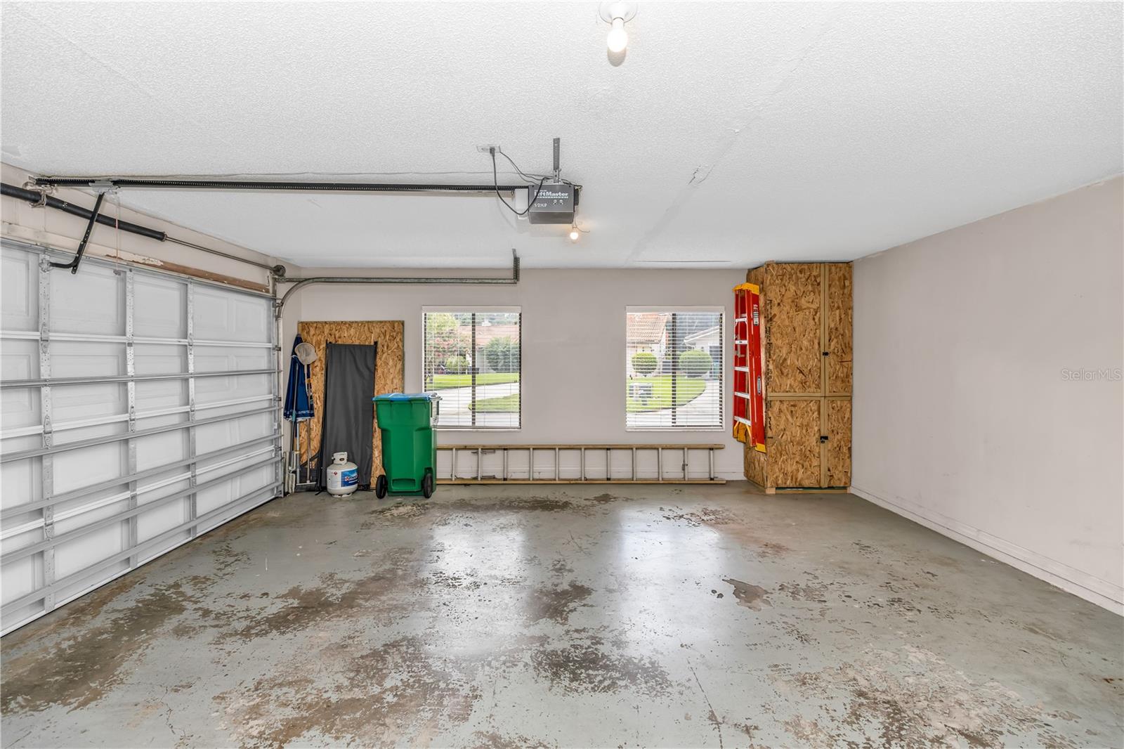 GREENSPOINTE - Residential Lease