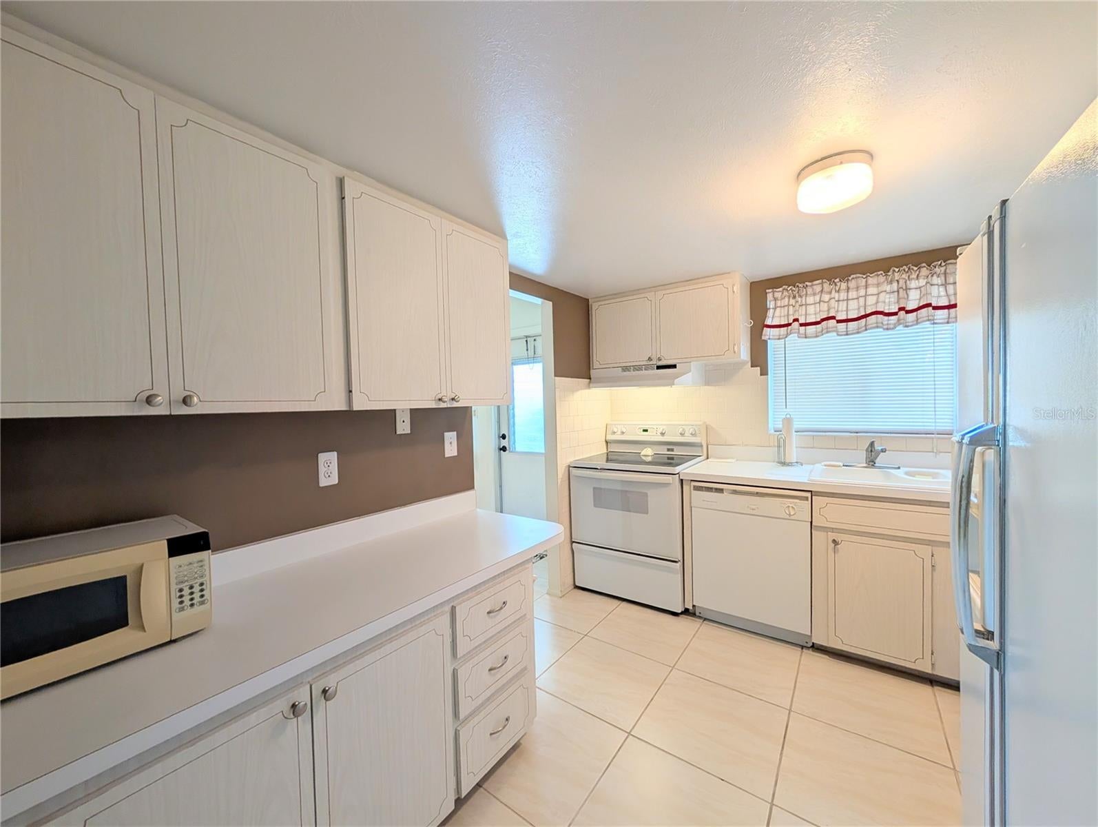 1865 SUNNY DRIVE G21, BRADENTON, FL, 34207 4 1865 SUNNY DRIVE G21