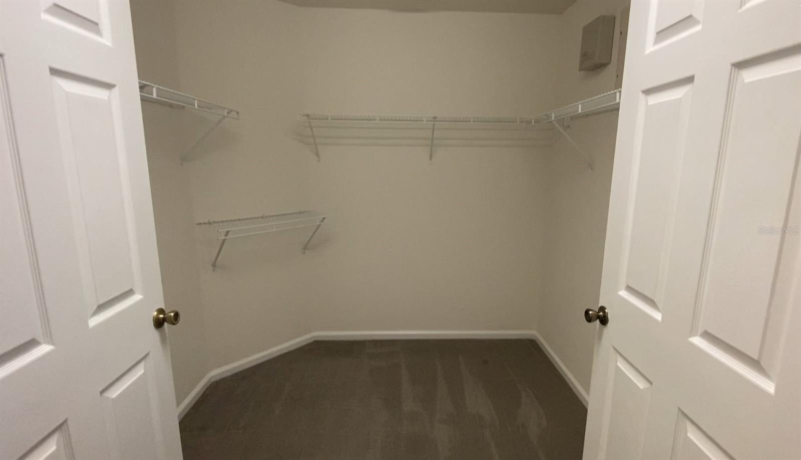 AVALON LAKES PH 03 VILLAGE A & B - Residential Lease