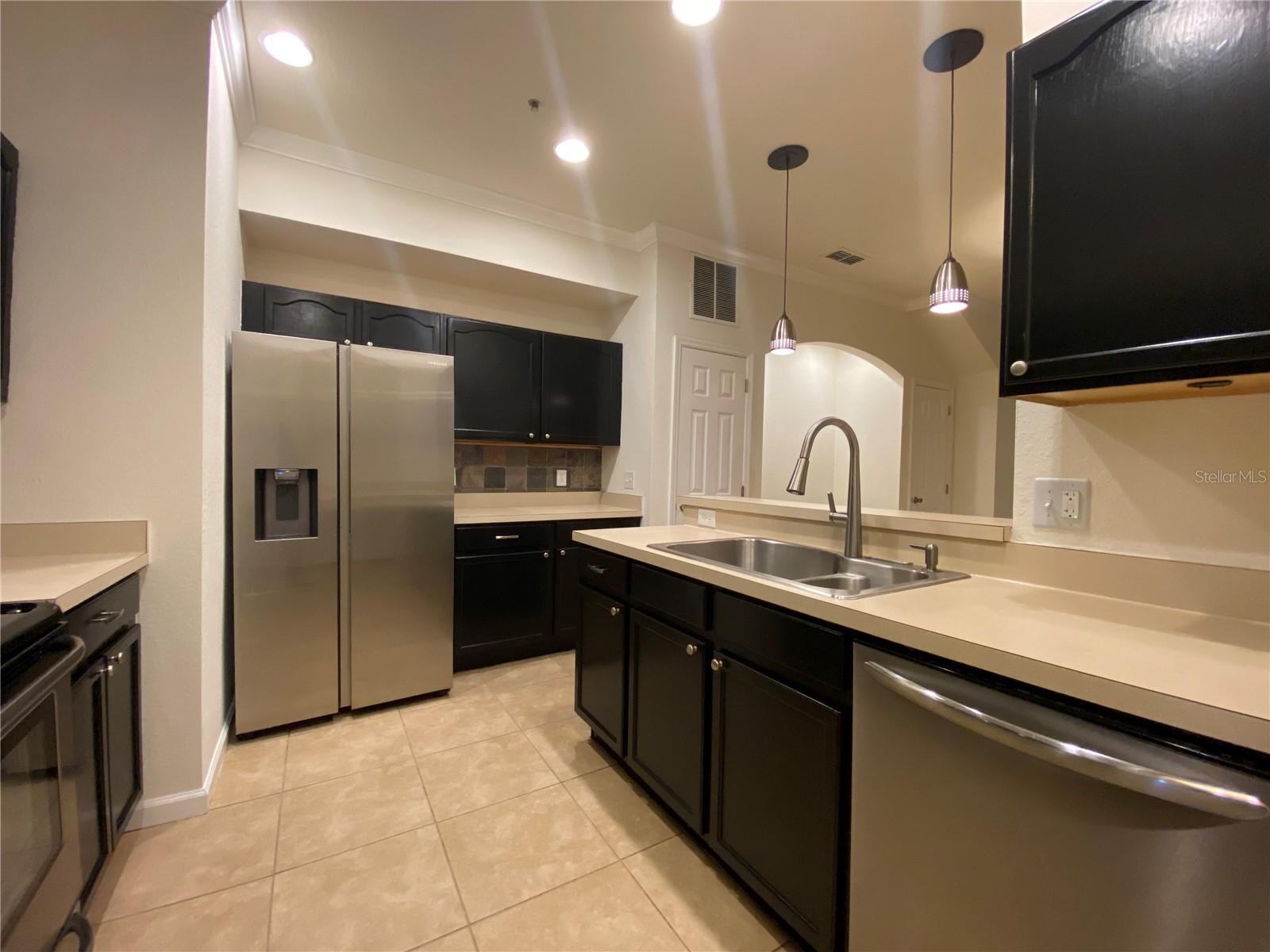 AVALON LAKES PH 03 VILLAGE A & B - Residential Lease