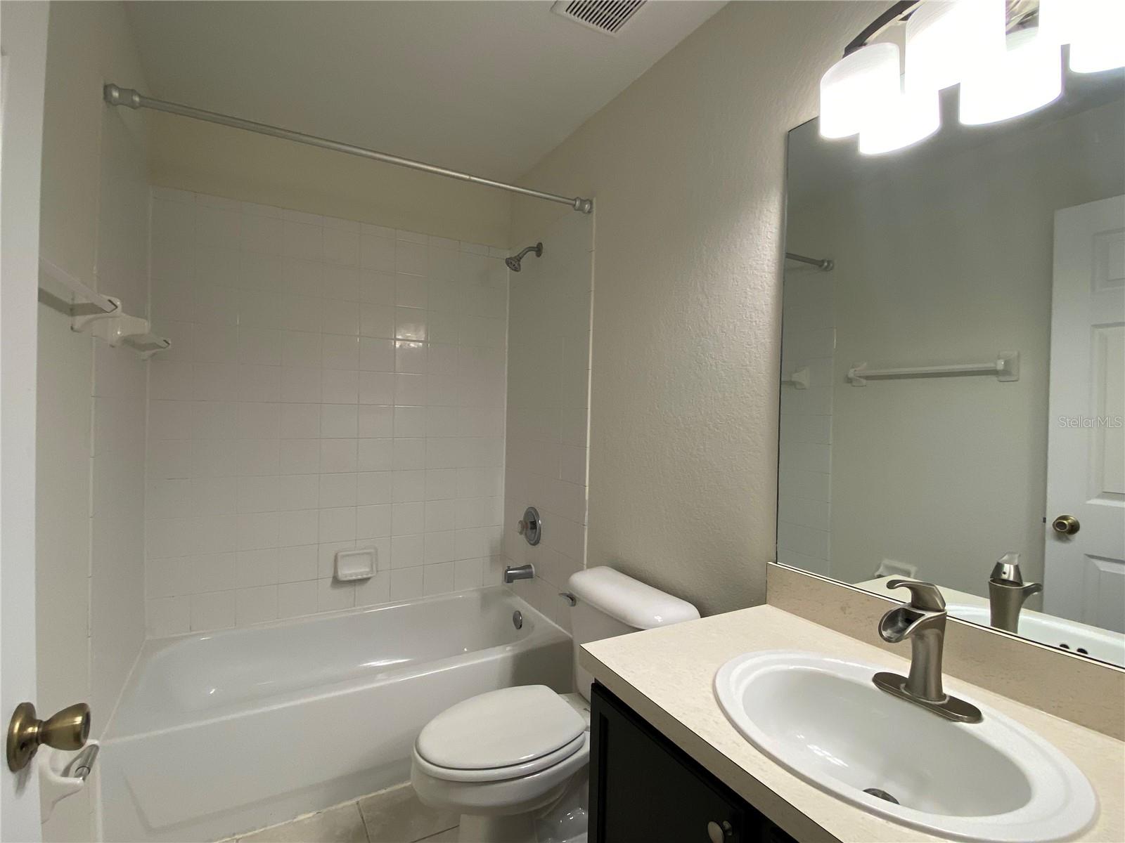 AVALON LAKES PH 03 VILLAGE A & B - Residential Lease