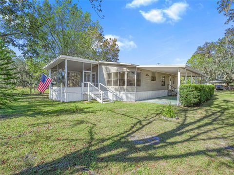 A home in LAKE WALES