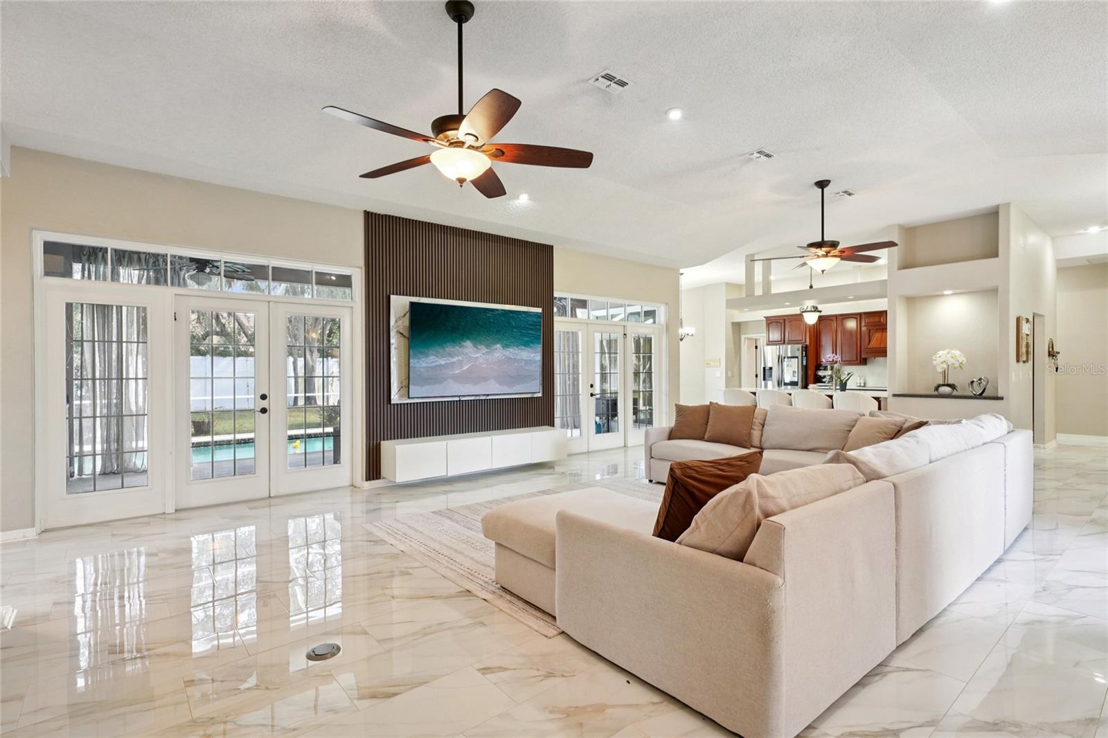 HUNTINGTON WOODS - Residential