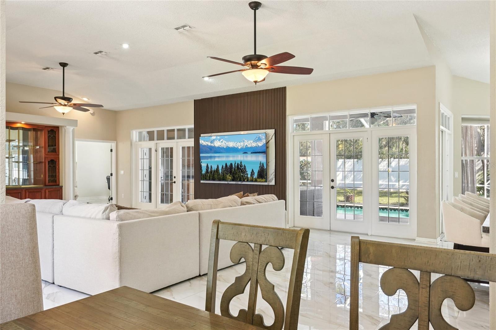 HUNTINGTON WOODS - Residential