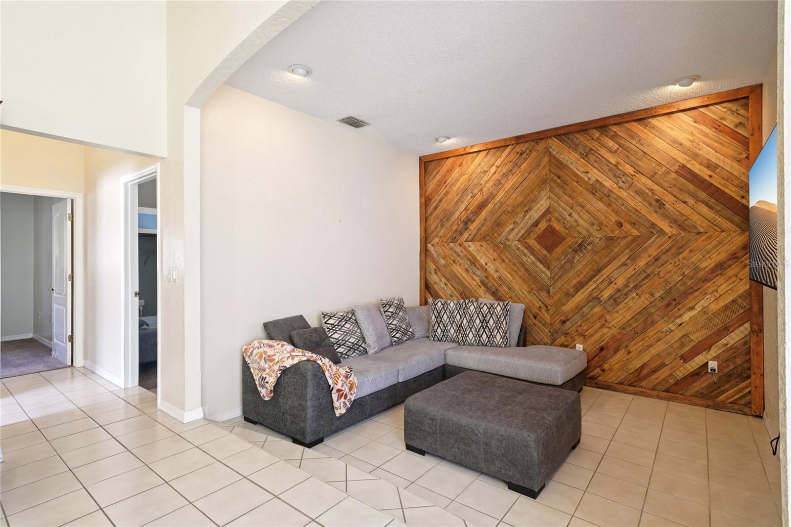 HUNTINGTON WOODS - Residential