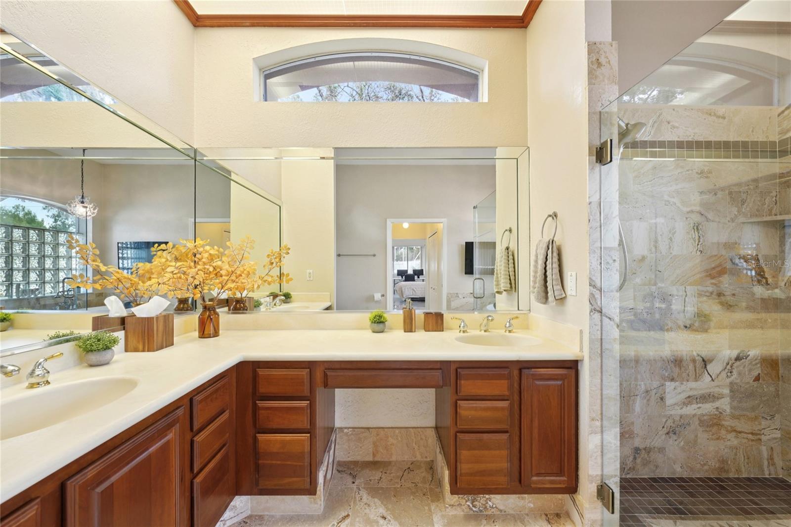 HUNTINGTON WOODS - Residential