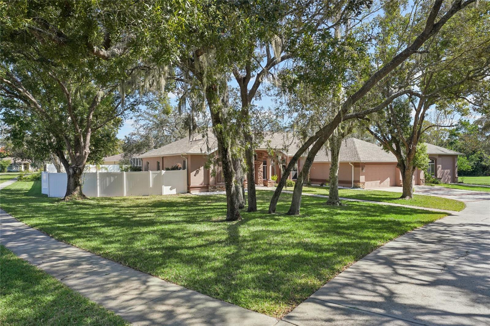 HUNTINGTON WOODS - Residential