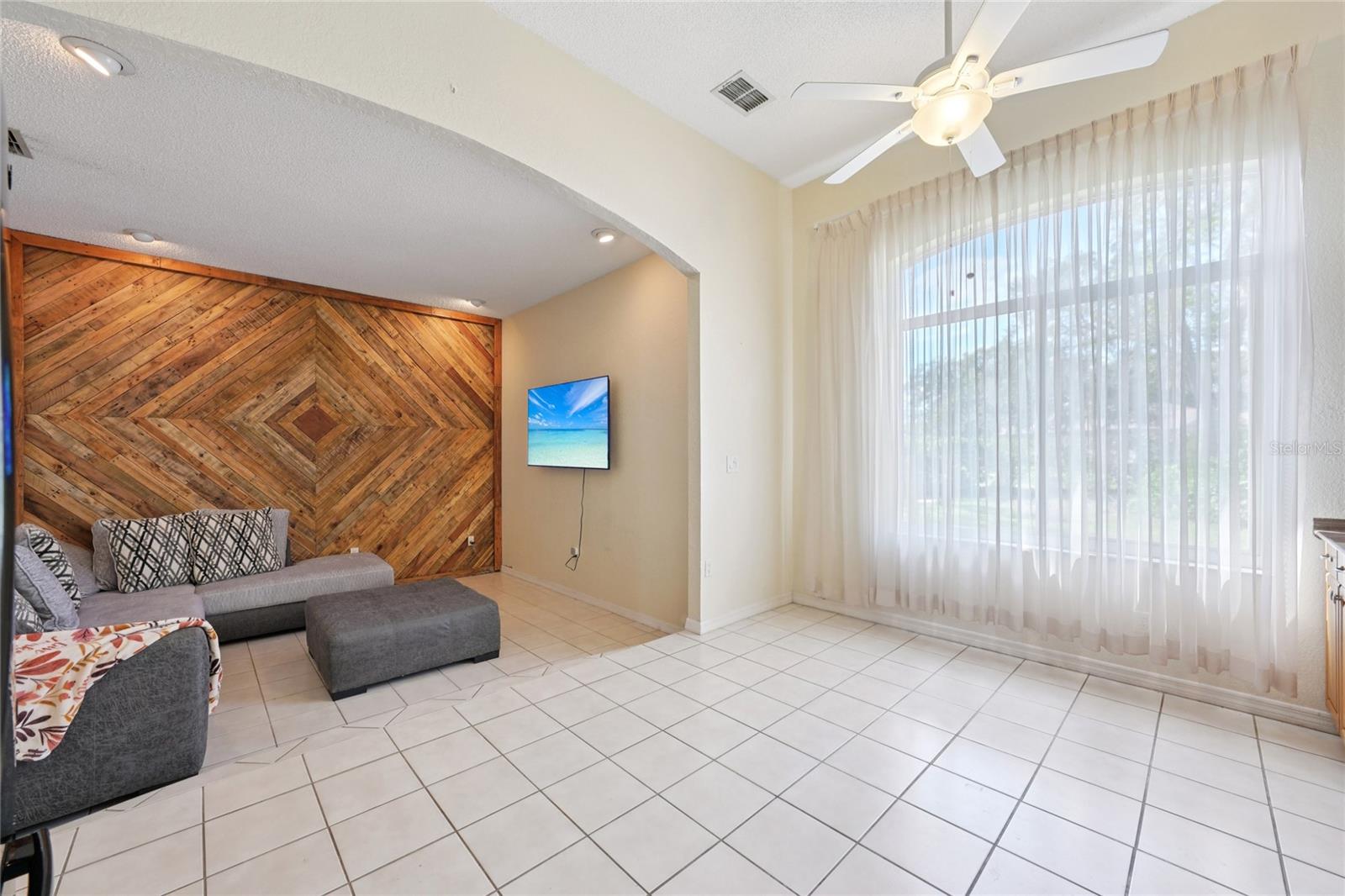 HUNTINGTON WOODS - Residential