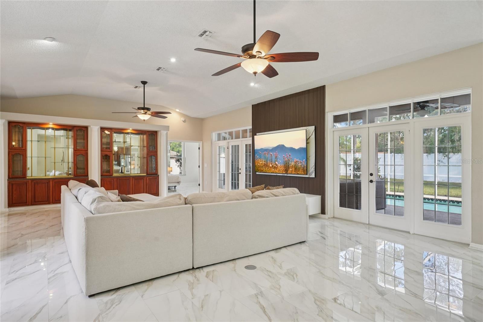 HUNTINGTON WOODS - Residential