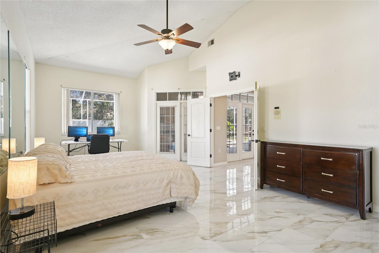 HUNTINGTON WOODS - Residential