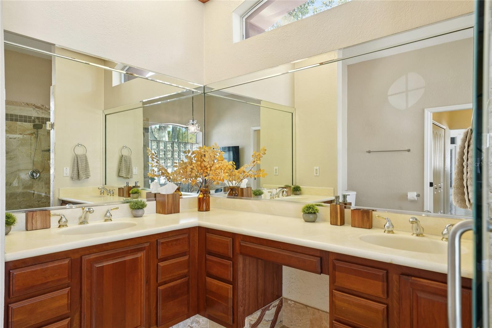 HUNTINGTON WOODS - Residential