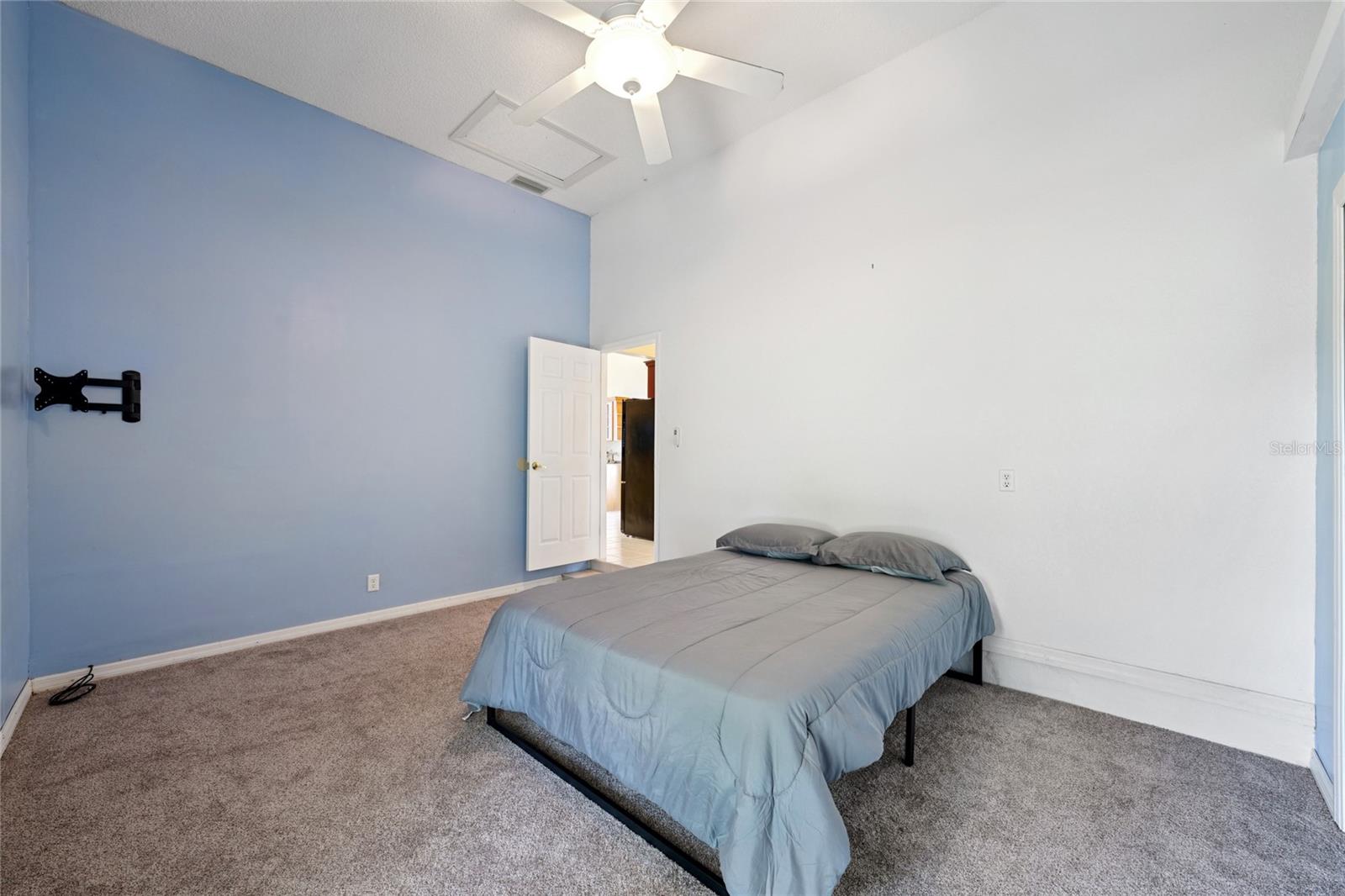 HUNTINGTON WOODS - Residential