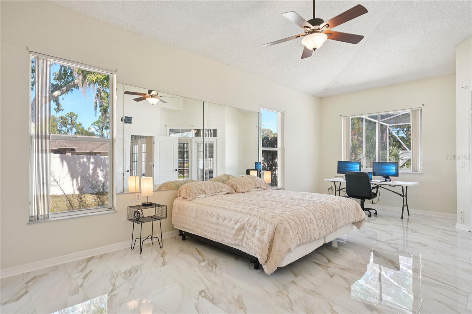 HUNTINGTON WOODS - Residential