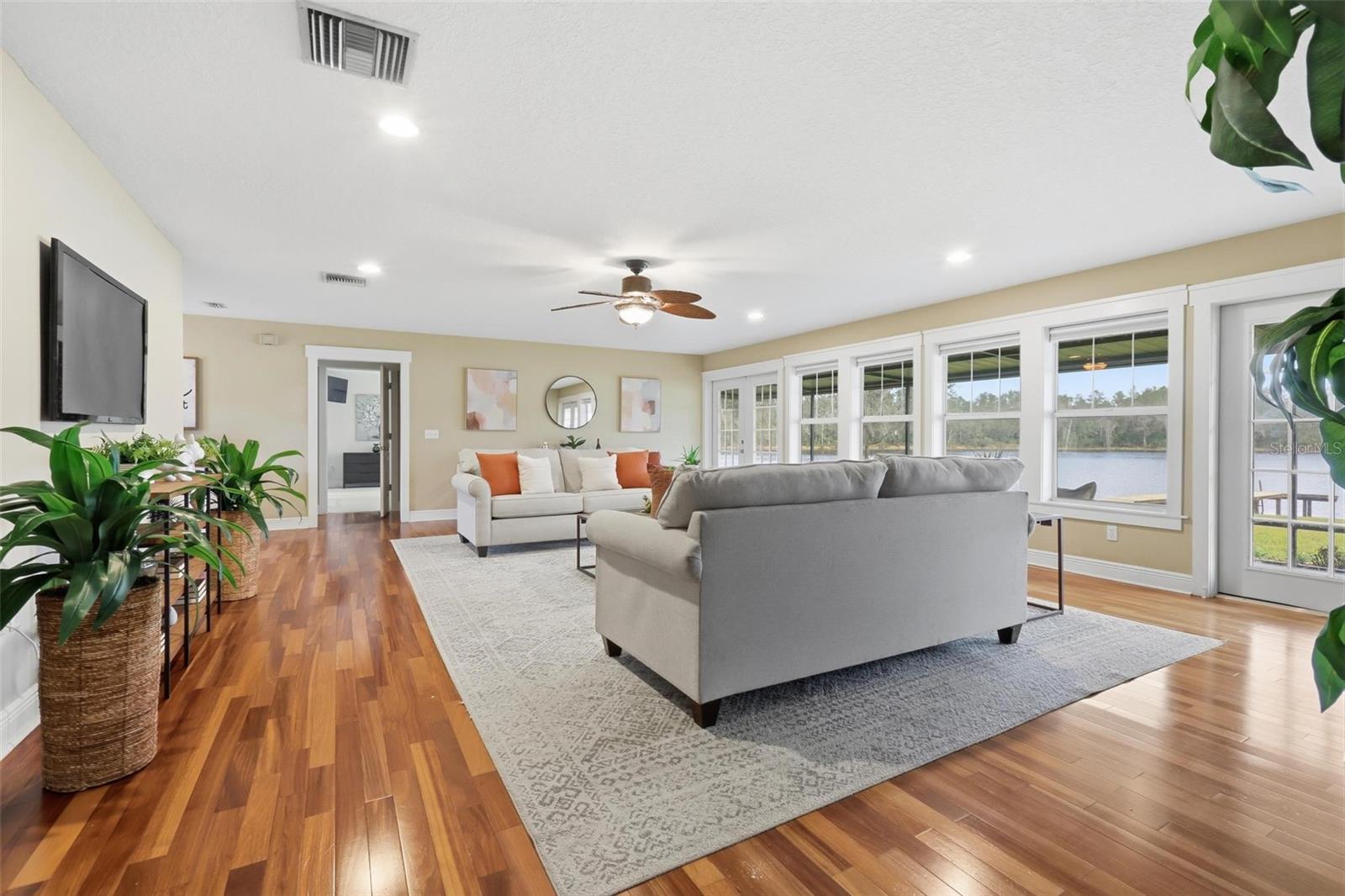 DELEON SPG HEIGHTS 15TH DIVN - Residential