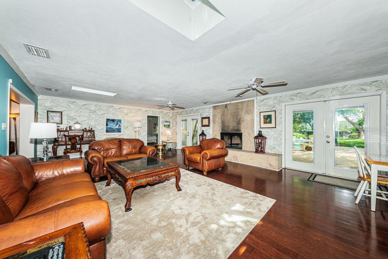 BELLEAIR ESTATES 4TH ADD - Residential