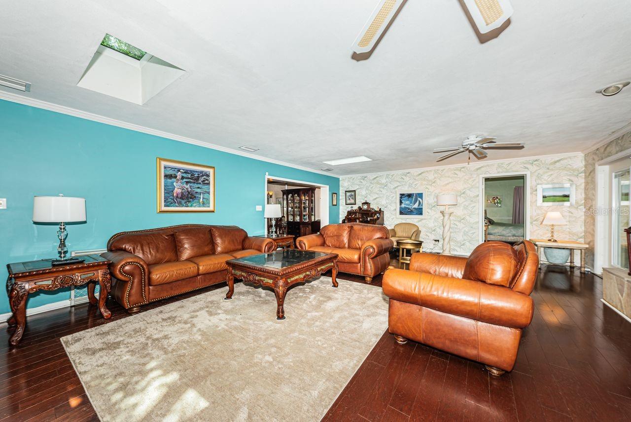 BELLEAIR ESTATES 4TH ADD - Residential