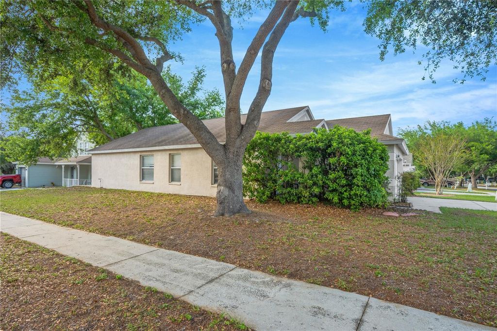 Photo of 519 Summer Sails Drive, Valrico, FL 33594 (MLS # TB8495704)