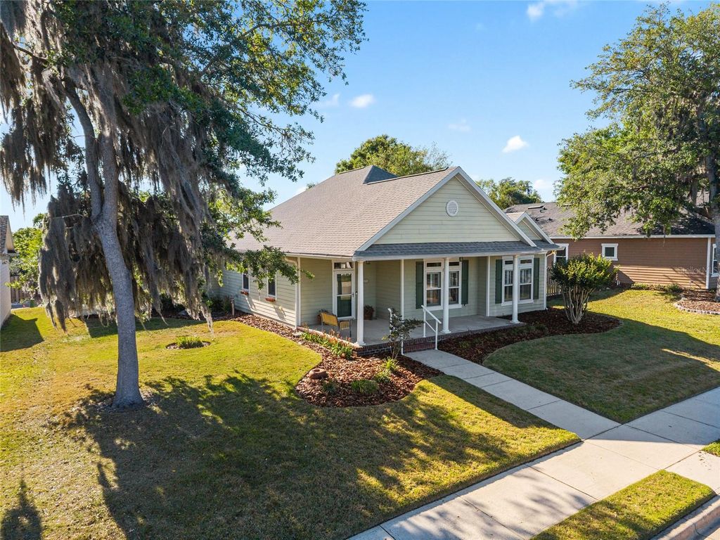 Photo of 16624 NW 165th Terrace, Alachua, FL 32615 (MLS # GC539432)