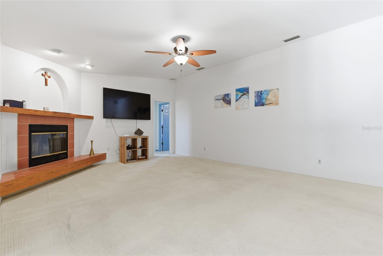 RIVER HILLS COUNTRY CLUB PH - Residential