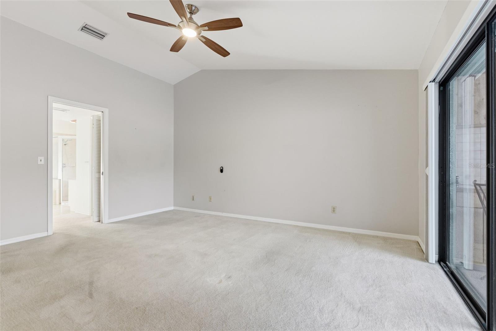 RIVER HILLS COUNTRY CLUB PH - Residential