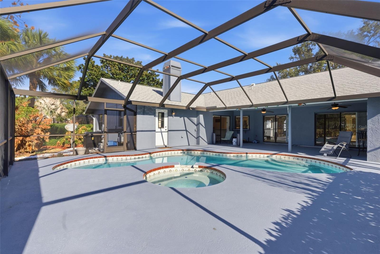 RIVER HILLS COUNTRY CLUB PH - Residential