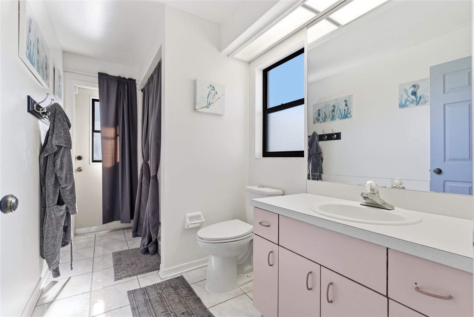 RIVER HILLS COUNTRY CLUB PH - Residential