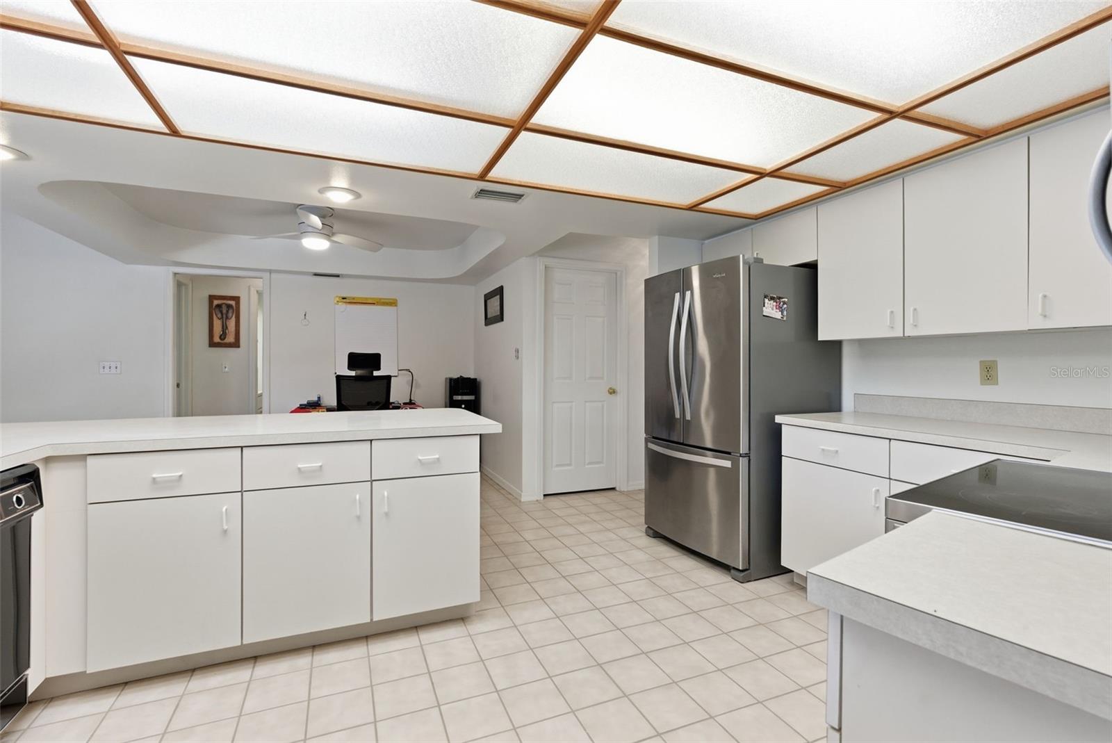 RIVER HILLS COUNTRY CLUB PH - Residential