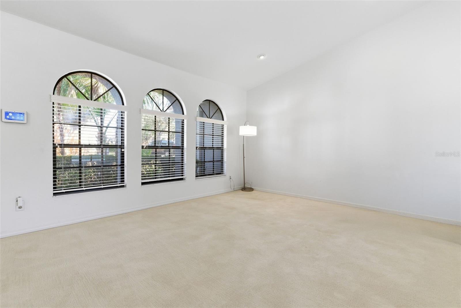 RIVER HILLS COUNTRY CLUB PH - Residential