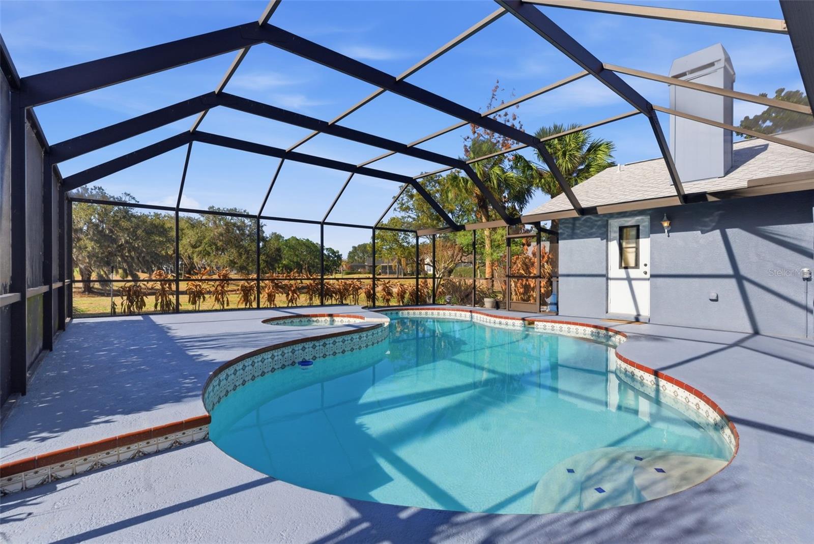 RIVER HILLS COUNTRY CLUB PH - Residential