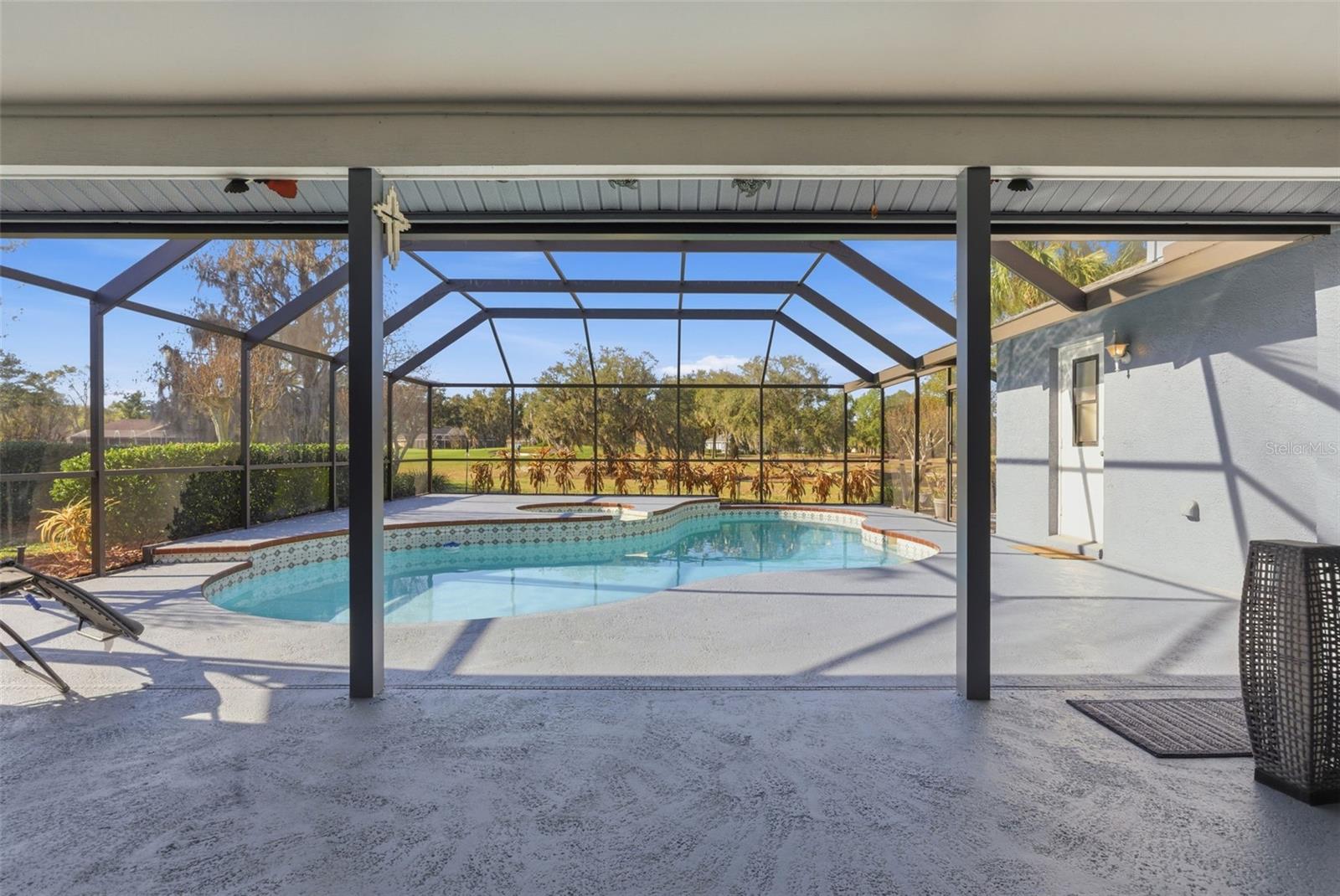 RIVER HILLS COUNTRY CLUB PH - Residential