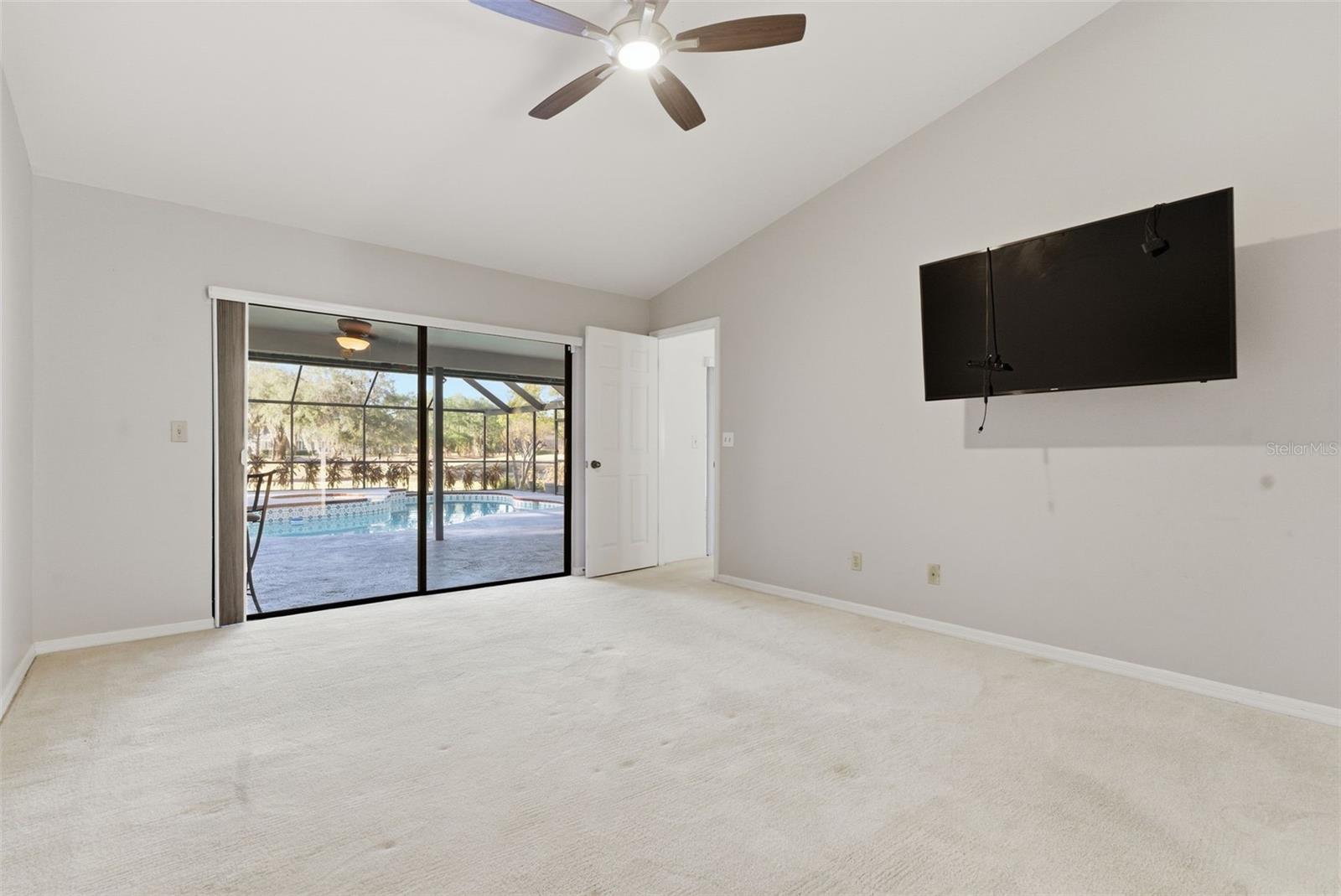 RIVER HILLS COUNTRY CLUB PH - Residential