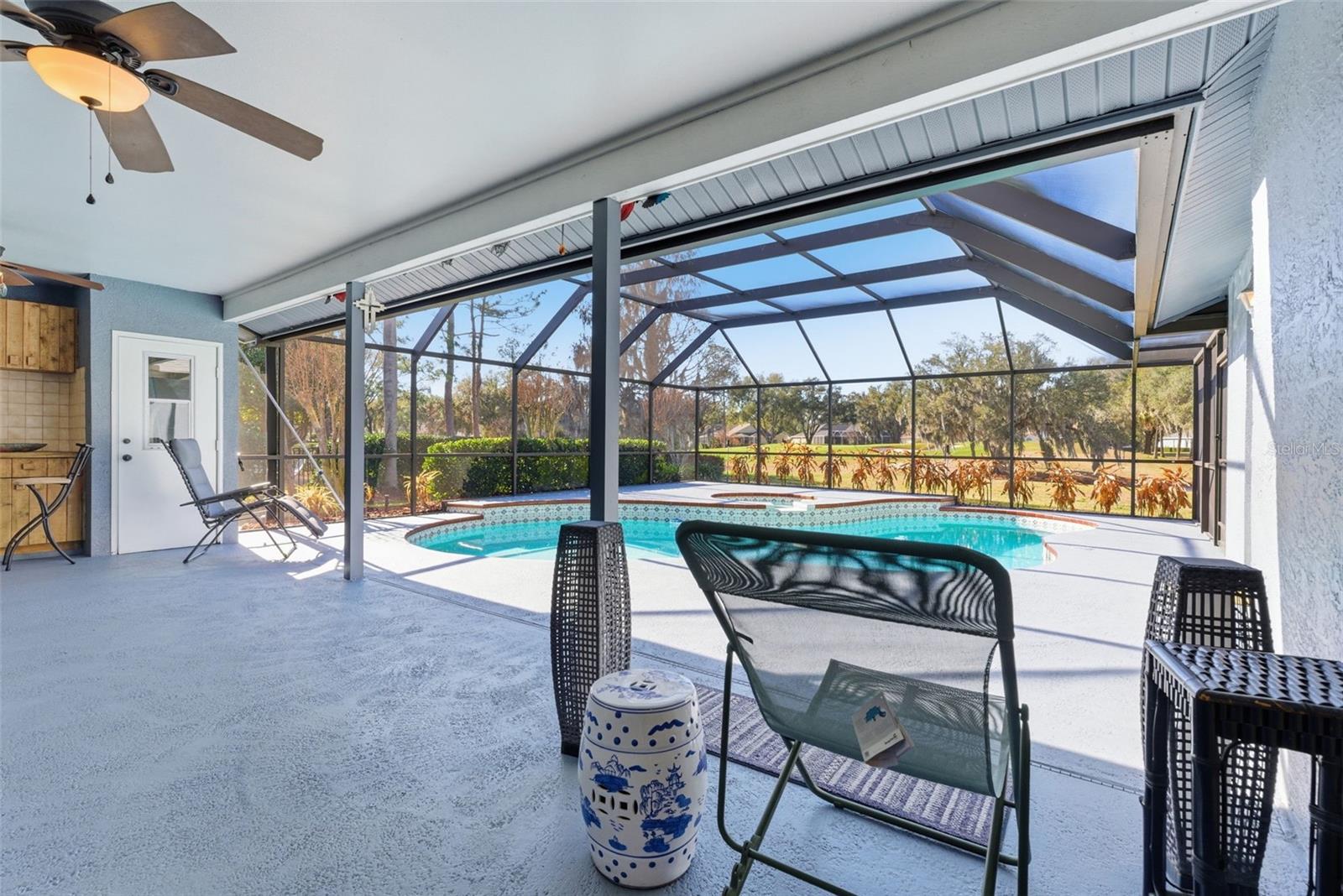 RIVER HILLS COUNTRY CLUB PH - Residential