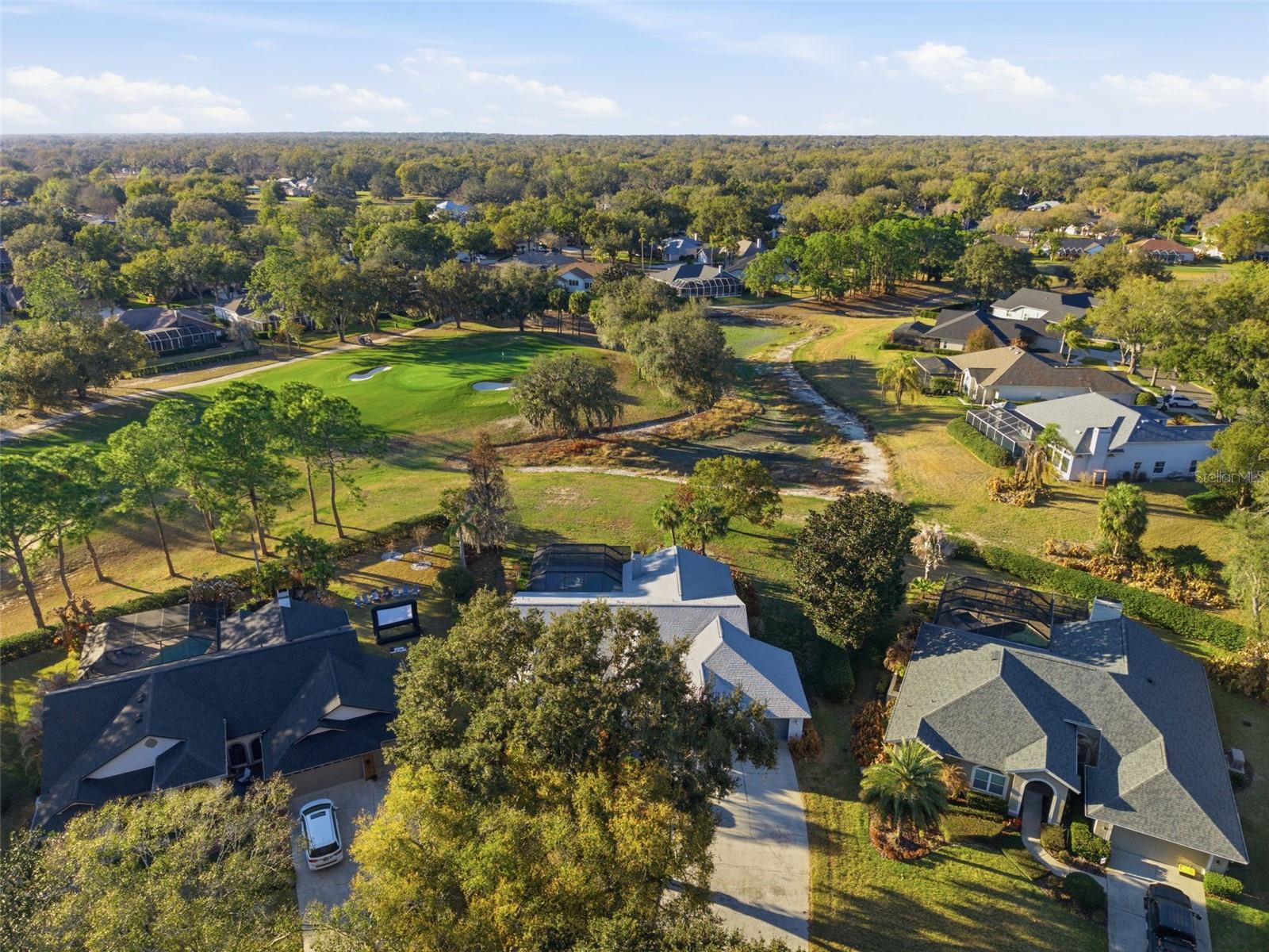 RIVER HILLS COUNTRY CLUB PH - Residential