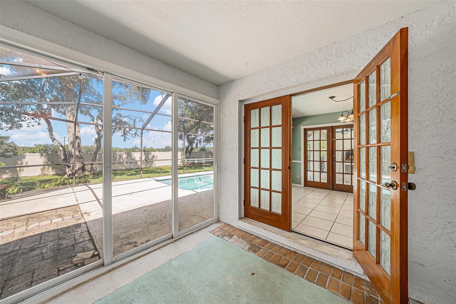 COLONIAL OAKS - Residential