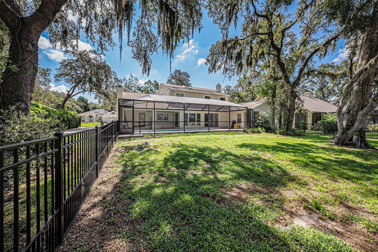 COLONIAL OAKS - Residential