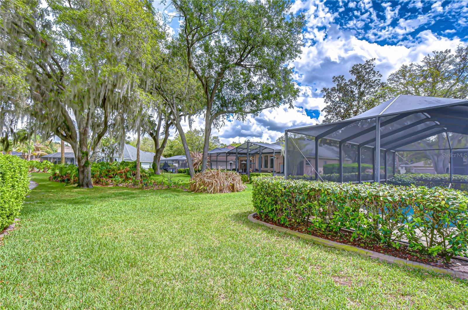 RIVER HILLS - Residential