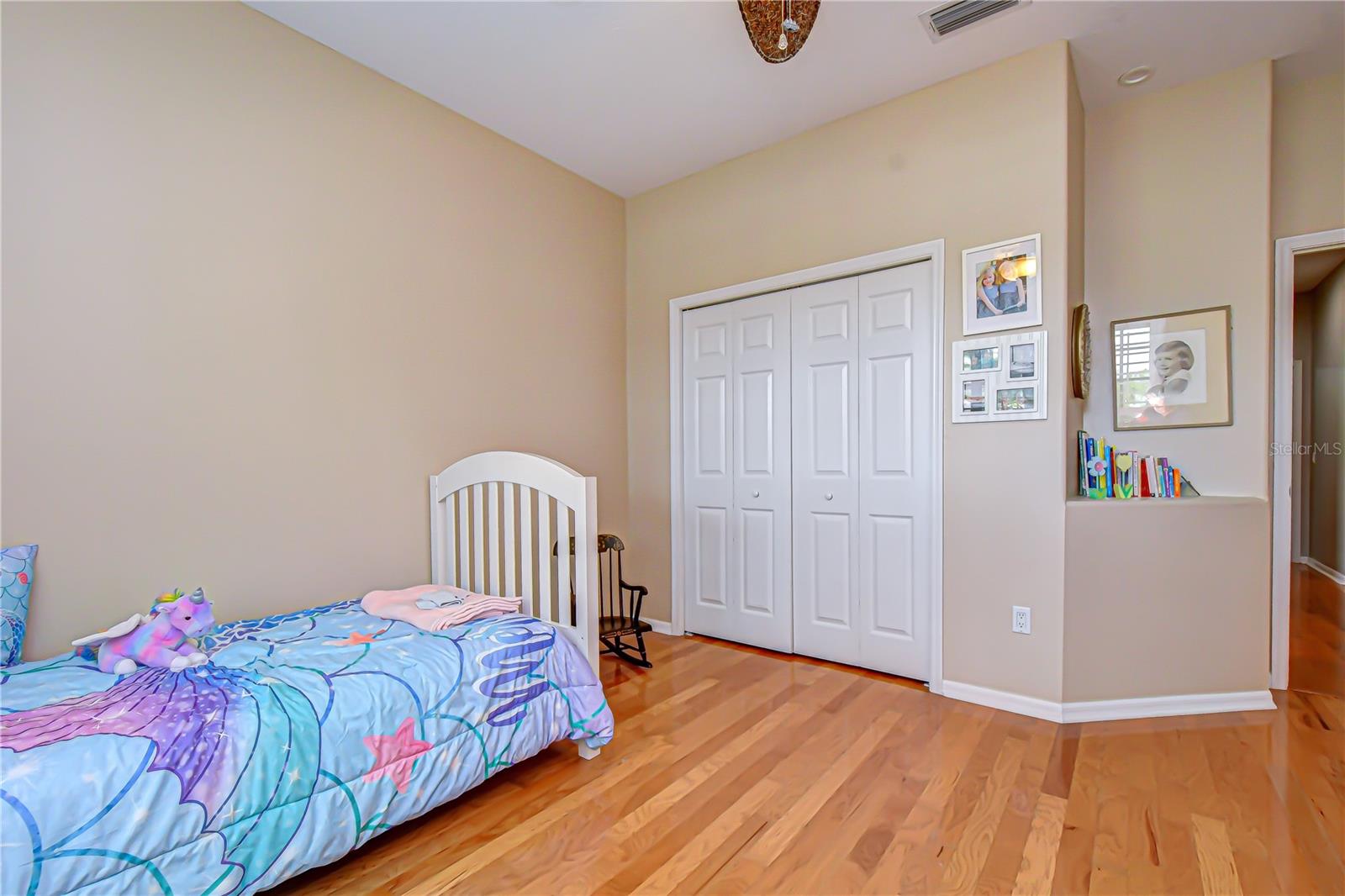 RIVER HILLS - Residential