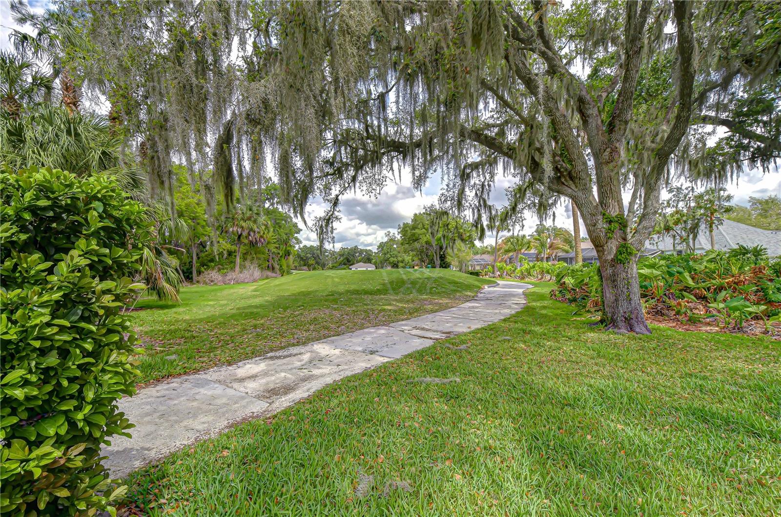 RIVER HILLS - Residential