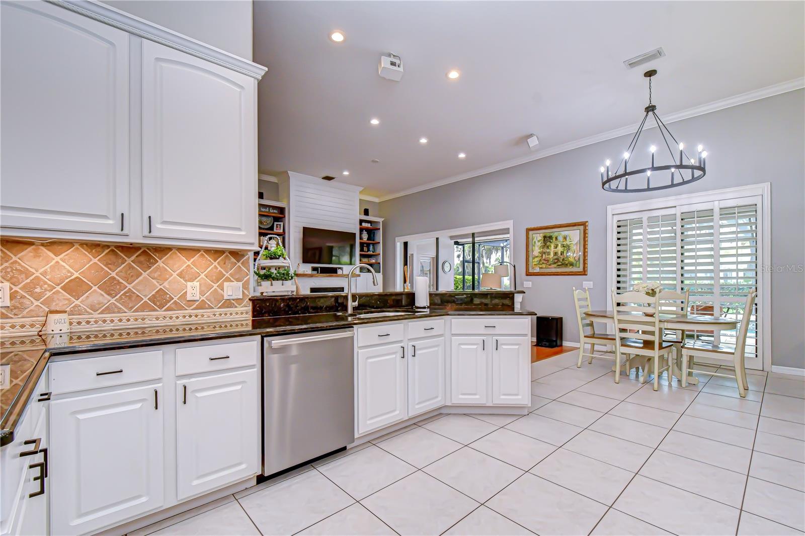 RIVER HILLS - Residential