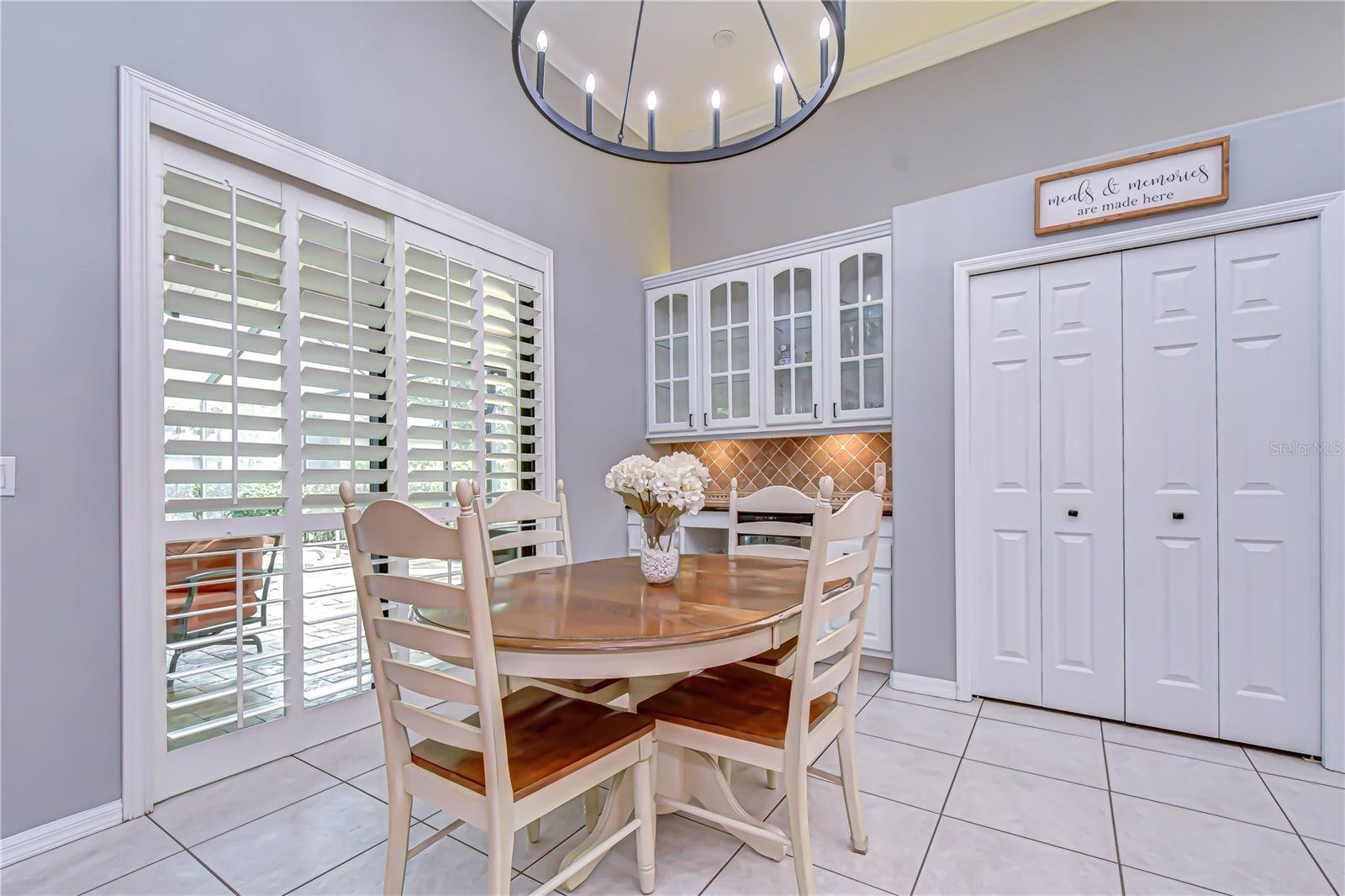 RIVER HILLS - Residential