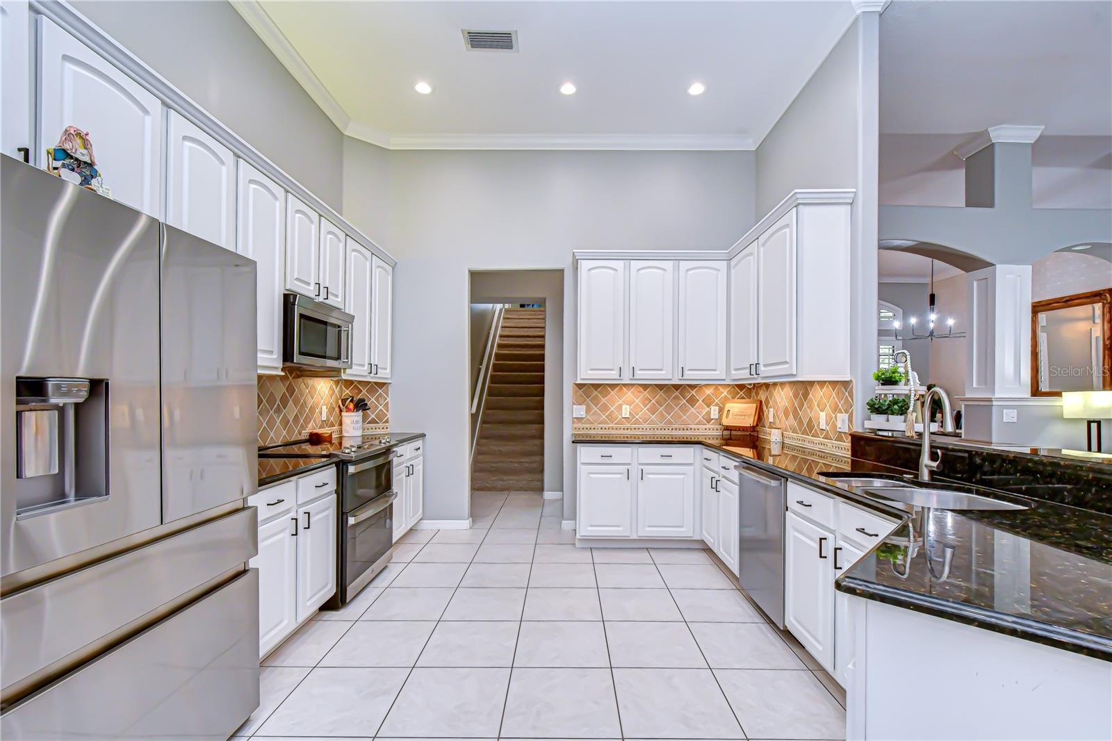 RIVER HILLS - Residential