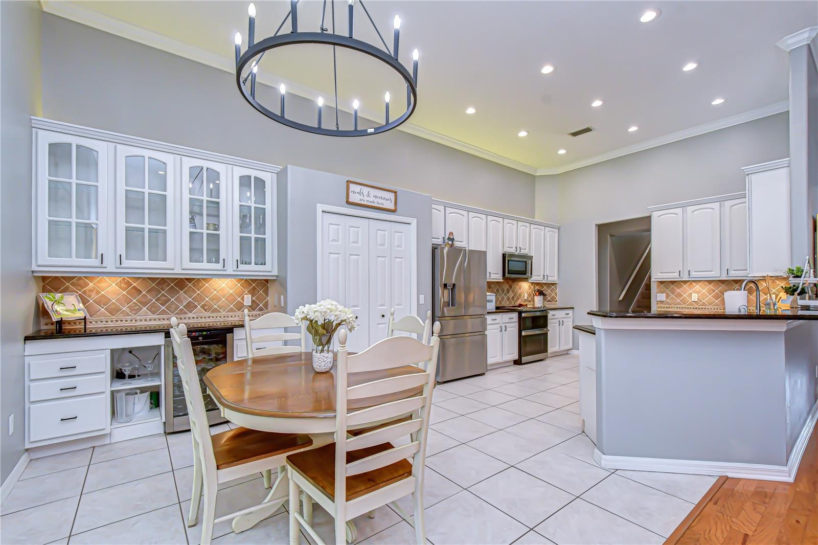 RIVER HILLS - Residential