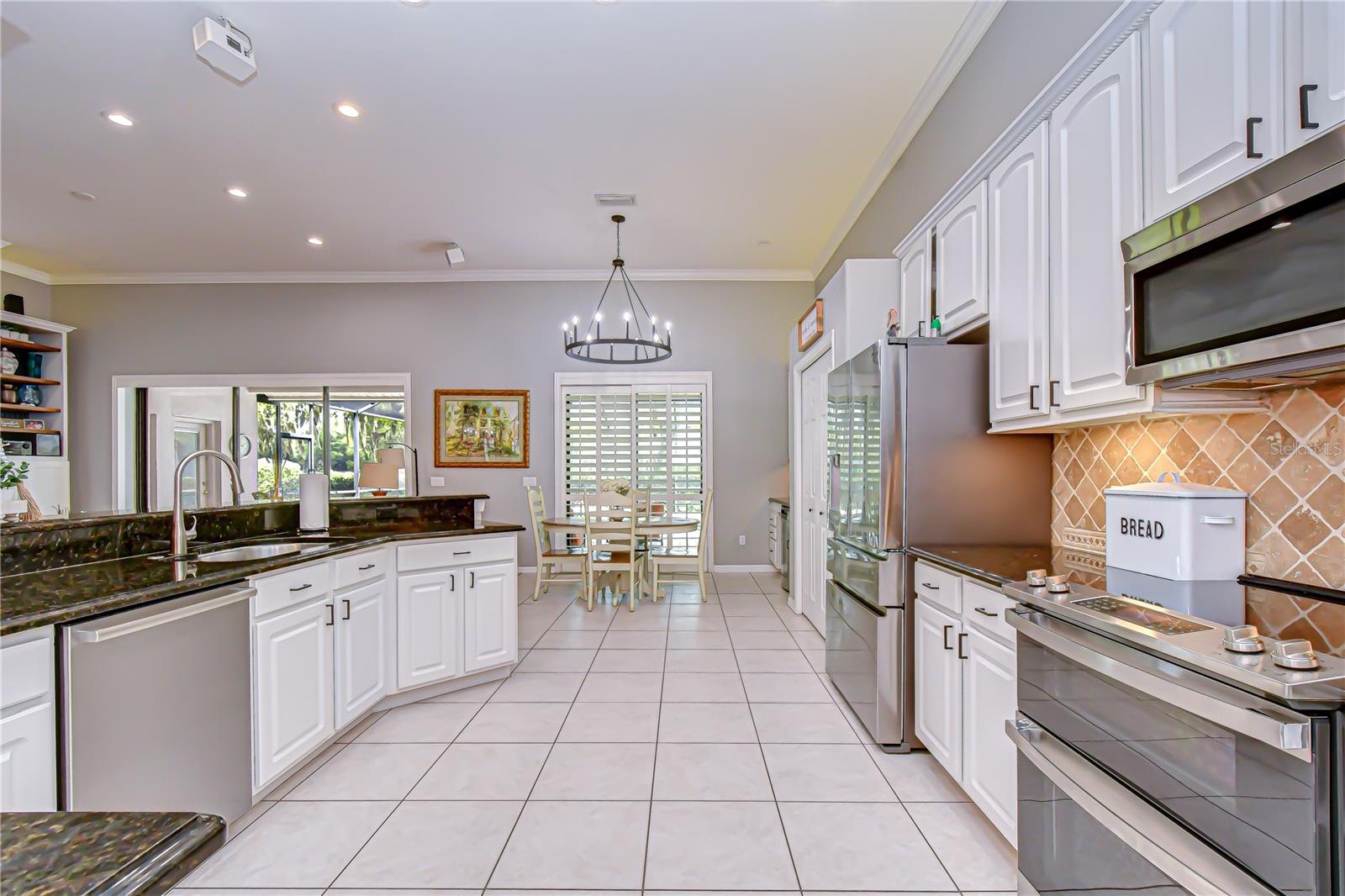 RIVER HILLS - Residential