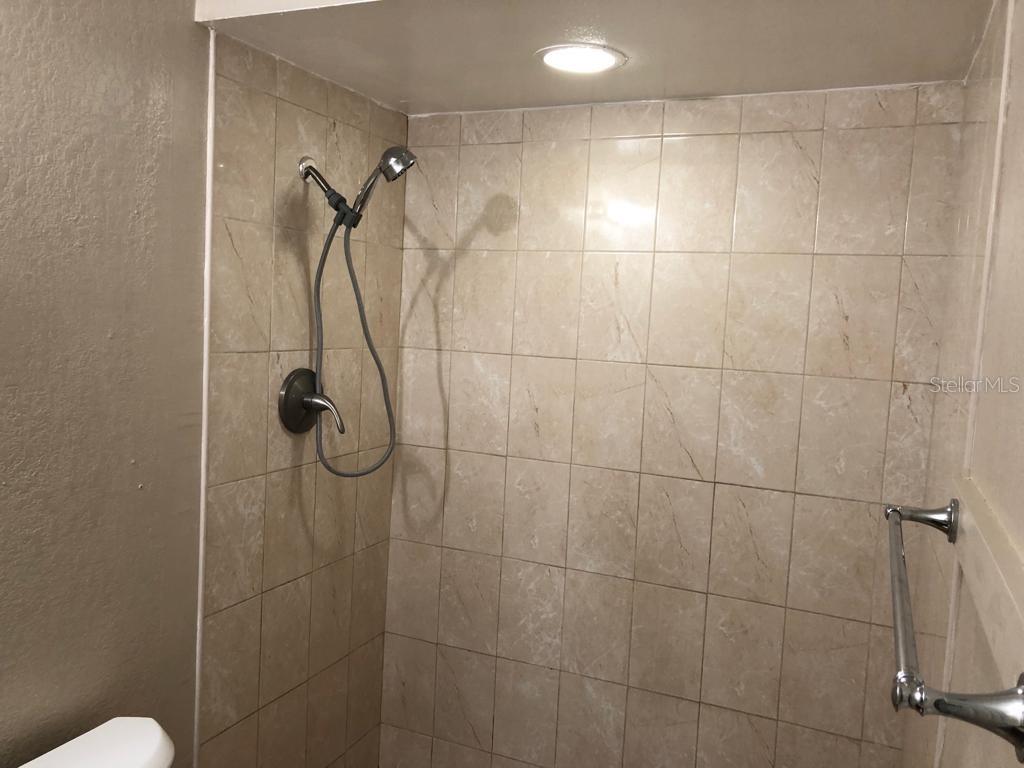 BUENA VENTURA LAKES UN 03 - Residential Lease