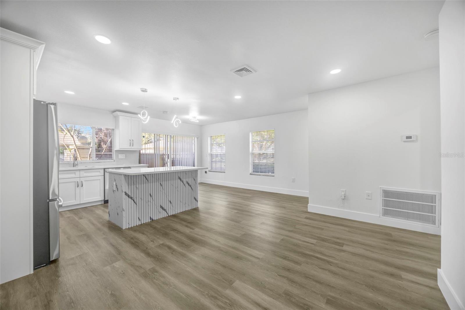 RAINTREE MANOR HOMES CONDO - Residential Lease