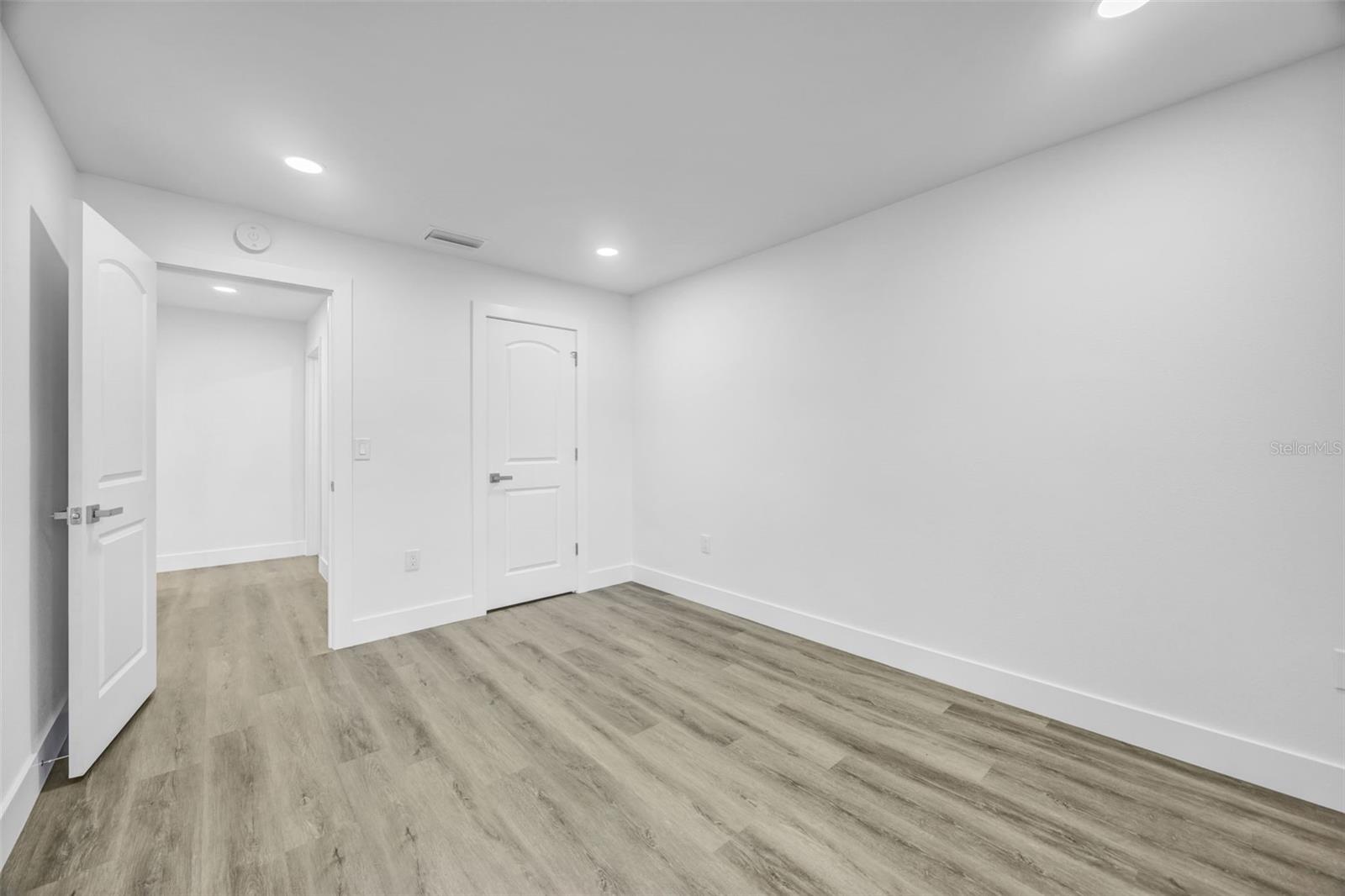 RAINTREE MANOR HOMES CONDO - Residential Lease