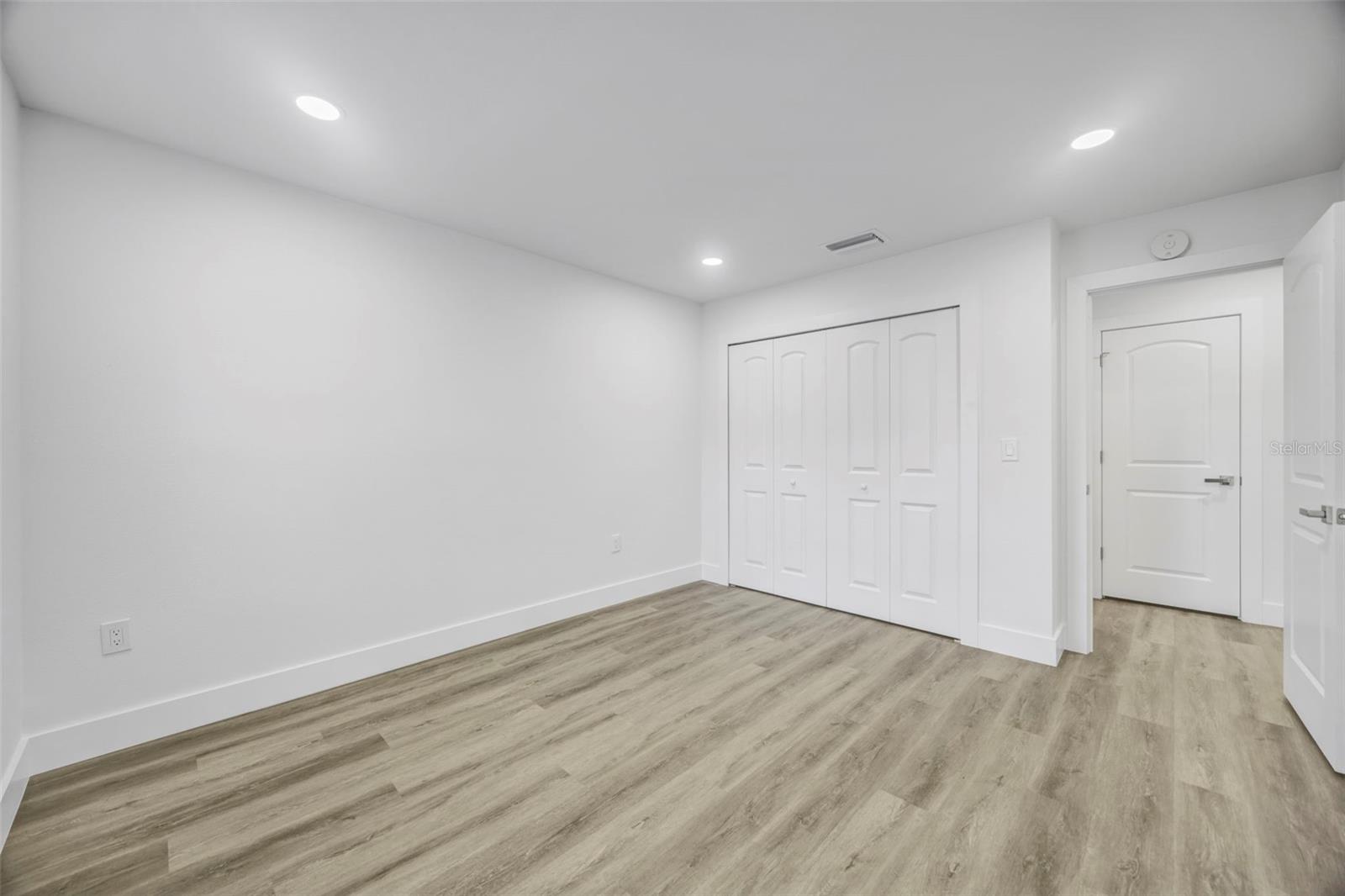 RAINTREE MANOR HOMES CONDO - Residential Lease