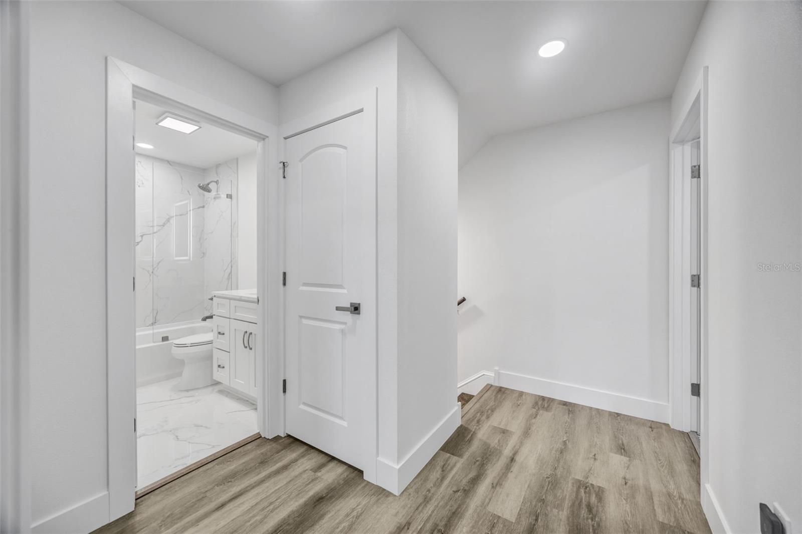 RAINTREE MANOR HOMES CONDO - Residential Lease