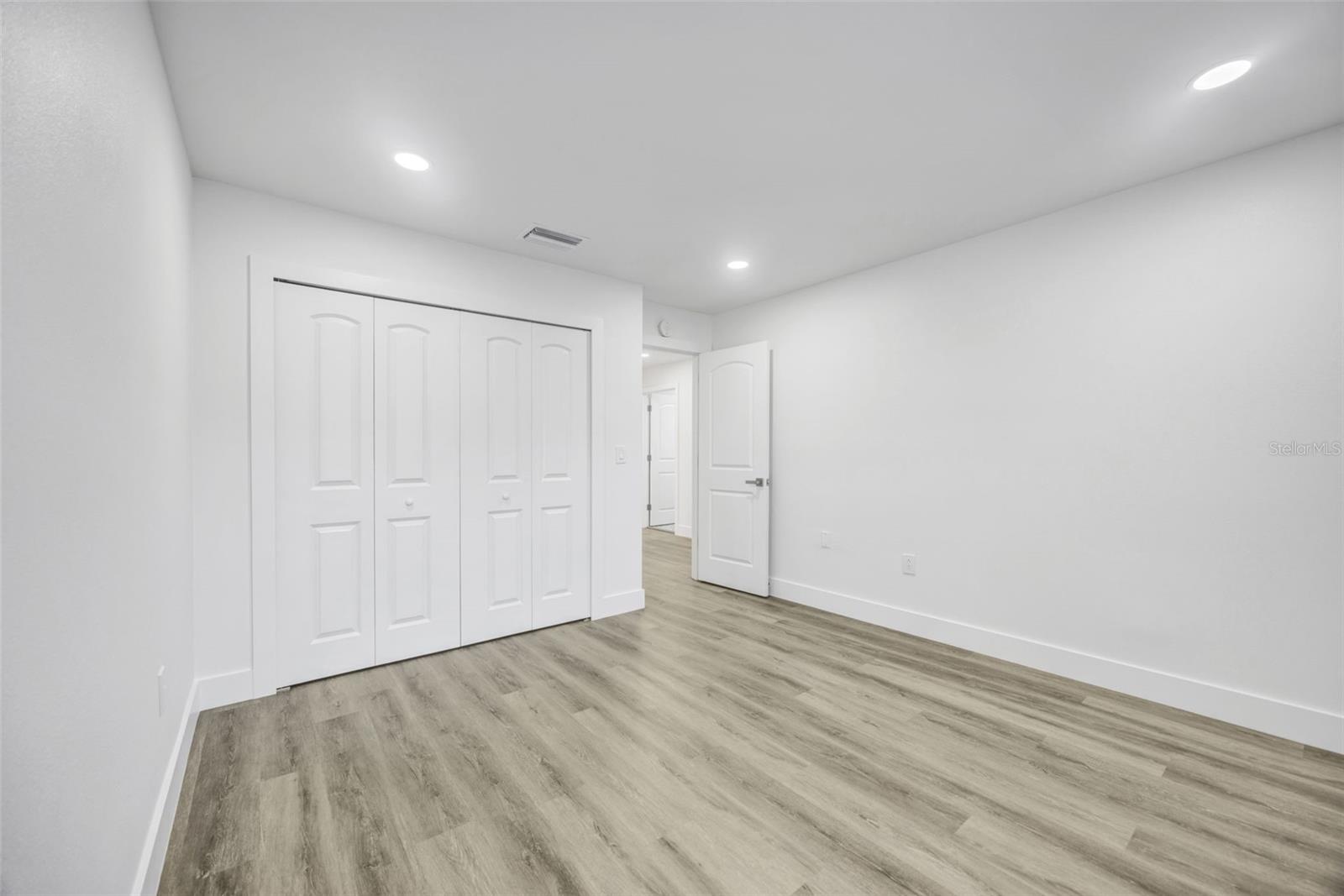 RAINTREE MANOR HOMES CONDO - Residential Lease